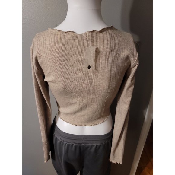 Bozzolo Beige Long Sleeve Button Up Crop Blouse Size S - Picture 3 of 5